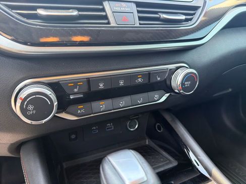 Certified 2024 Nissan Altima 2.5 SR w/ SR Premium Package image 35