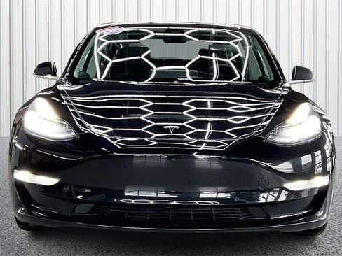 Used 2018 Tesla Model 3 Long Range image 2