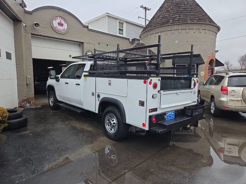 Used 2023 Chevrolet Silverado 3500 W/T w/ WT Convenience Package image 3