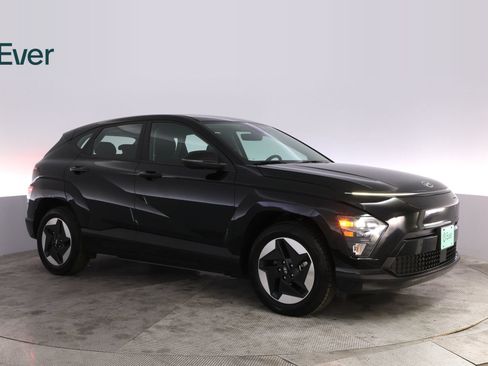 Used 2024 Hyundai Kona SE FWD image 14
