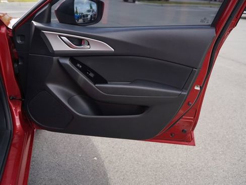 Used 2017 MAZDA MAZDA3 Sport FWD image 20