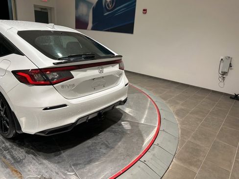 Used 2023 Honda Civic Sport image 6