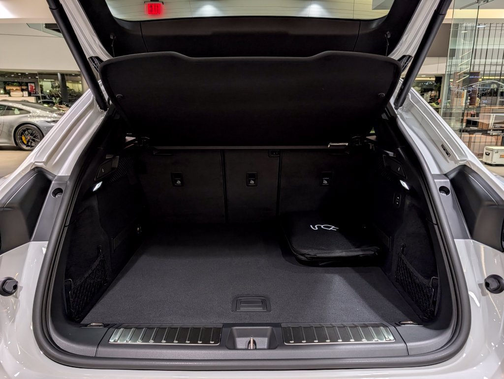 New 2026 Porsche Macan Electric RWD image 16