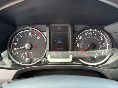 Used 2020 Toyota Tacoma SR AWD/4WD image 14