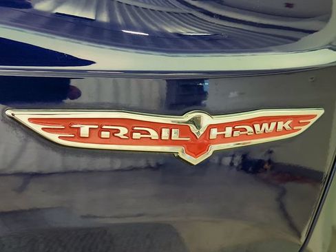 Used 2017 Jeep Renegade Trailhawk AWD/4WD image 23