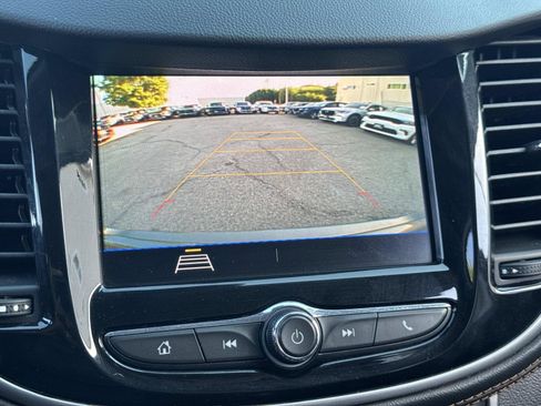 Used 2021 Chevrolet Trax LT w/ LT Convenience Package FWD image 26