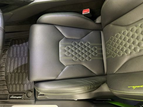 Used 2024 Lamborghini Urus Performante AWD/4WD image 20
