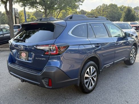 Used 2022 Subaru Outback Premium image 6