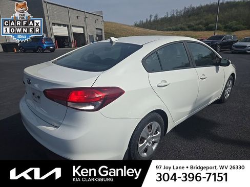 Used 2017 Kia Forte LX image 3