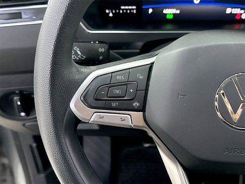 Used 2022 Volkswagen Tiguan S image 14