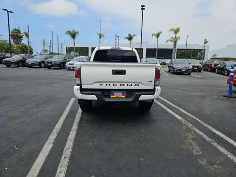 Used 2020 Toyota Tacoma TRD Sport w/ Technology Package RWD image 6