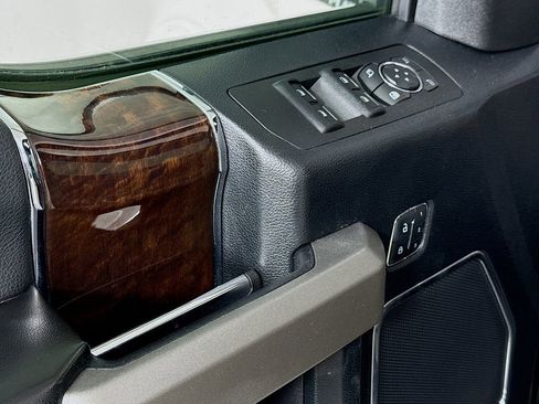 Used 2016 Ford F150 Platinum w/ Equipment Group 701A Luxury image 18