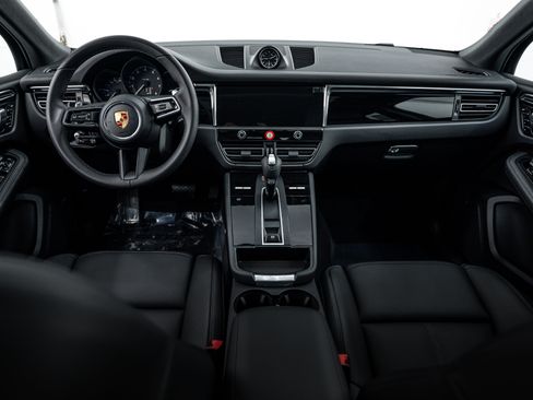 Certified 2026 Porsche Macan AWD/4WD image 12