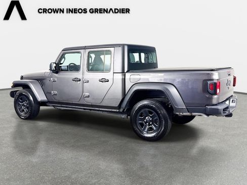 Used 2024 Jeep Gladiator Sport AWD/4WD image 7