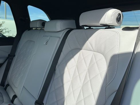 New 2026 BMW X5 xDrive40i w/ M Sport Package image 16
