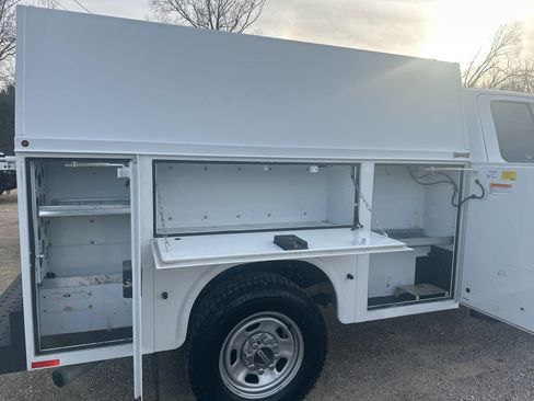 Used 2022 Ford F350 XL w/ Power Equipment Group image 19