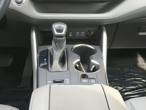 Used 2022 Toyota Highlander XLE image 25