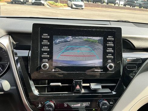 Used 2022 Toyota Camry SE FWD image 17