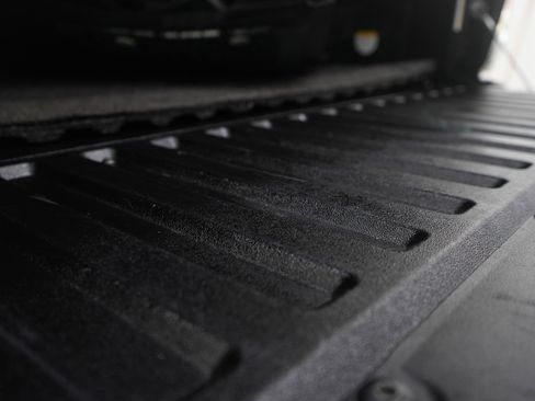 Used 2022 Toyota Tacoma Limited image 18