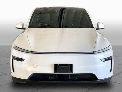 Used 2026 Tesla Model Y 2WD image 3