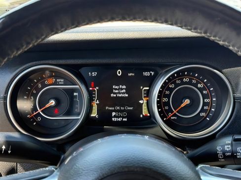 Used 2018 Jeep Wrangler Unlimited Sahara AWD/4WD image 22