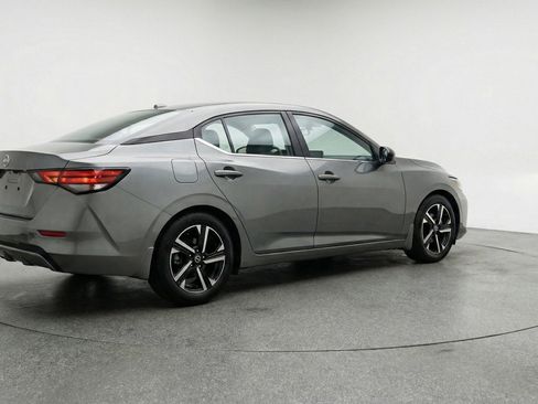 Used 2025 Nissan Sentra SV image 9