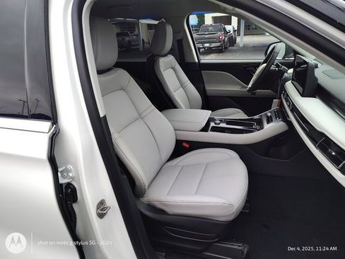 New 2026 Lincoln Aviator 2WD image 19