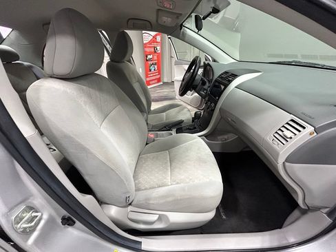 Used 2009 Toyota Corolla LE w/ Preferred Accessory Pkg FWD image 35