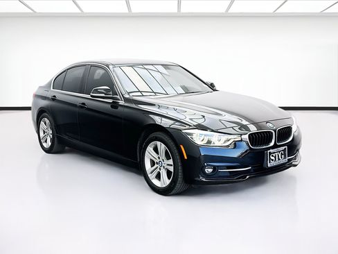 Used 2018 BMW 330i Sedan RWD image 3