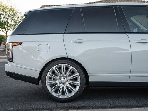 Used 2019 Land Rover Range Rover Supercharged AWD/4WD image 10