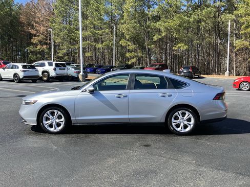 Used 2025 Honda Accord LX image 7