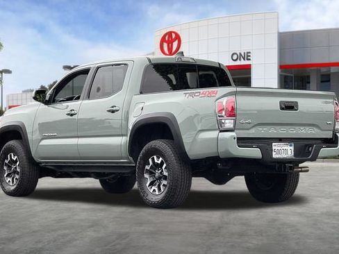 Used 2022 Toyota Tacoma TRD Off-Road w/ TRD Premium Off Road Package AWD/4WD image 8