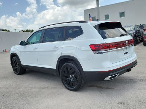 Used 2025 Volkswagen Atlas SE AWD/4WD image 7