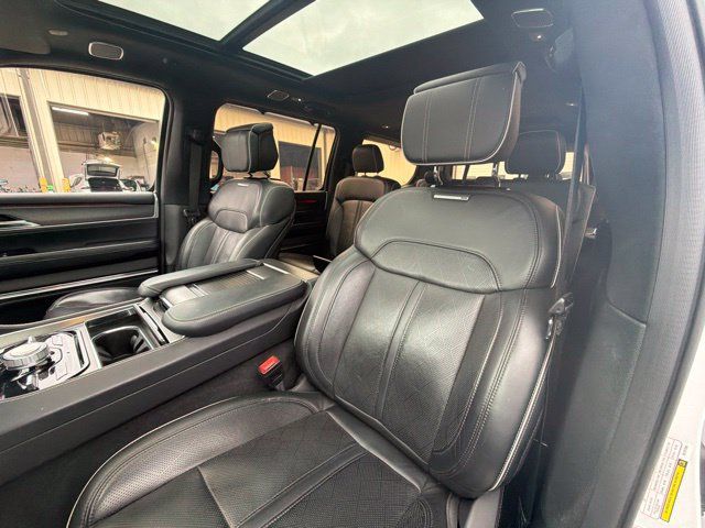 Used 2022 Jeep Grand Wagoneer Series II w/ Quick Order Packagew 28T AWD/4WD image 22