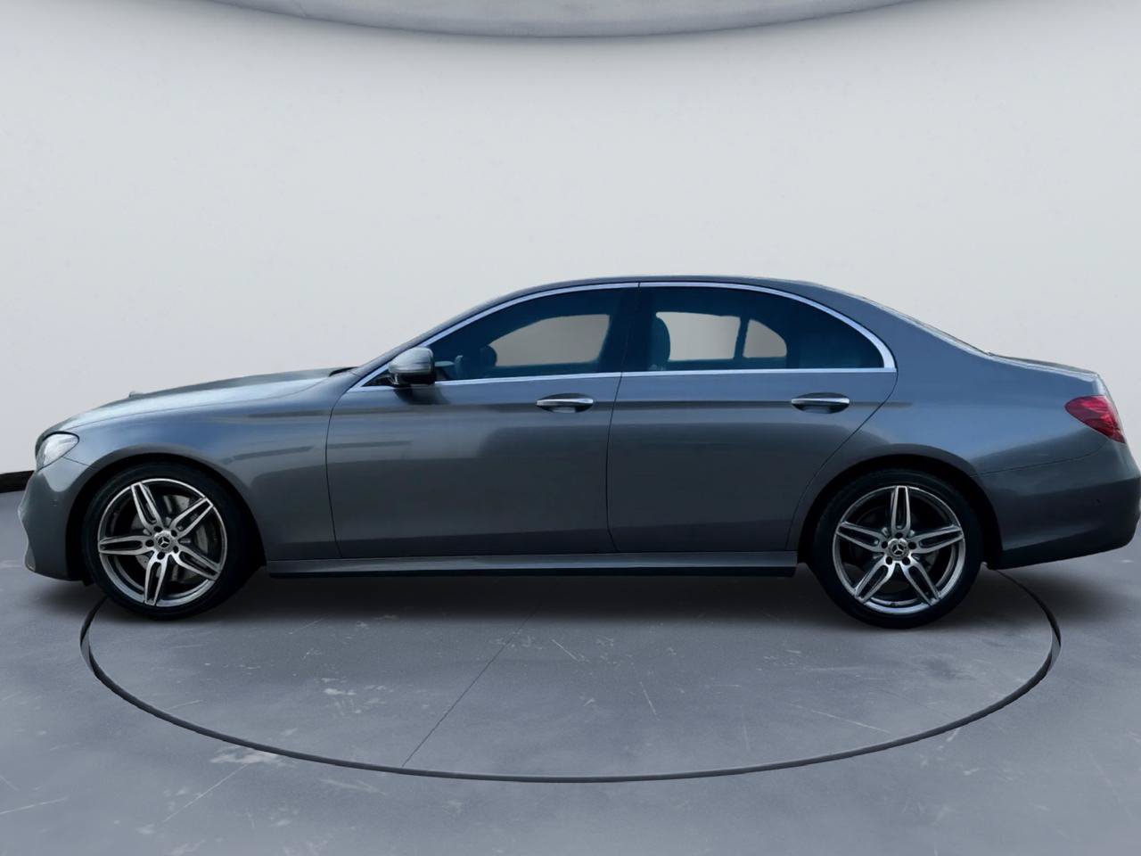 Used 2017 Mercedes-Benz E 300 image 5