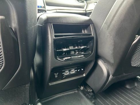 Used 2023 Jeep Grand Cherokee Limited w/ Luxury Tech Group II image 24