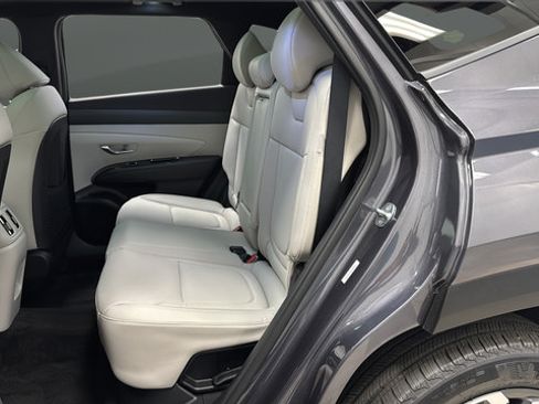 Used 2025 Hyundai Tucson Limited AWD/4WD image 23