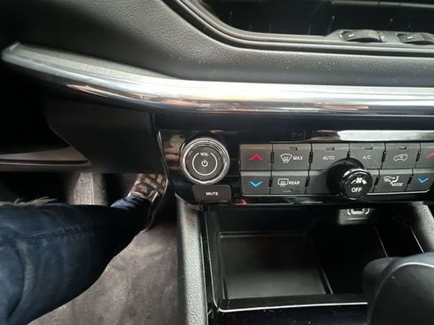 Used 2023 Jeep Compass Limited image 14