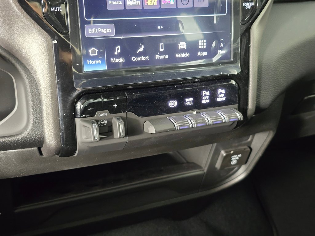 New 2026 RAM 2500 Laramie w/ Night Edition AWD/4WD image 31