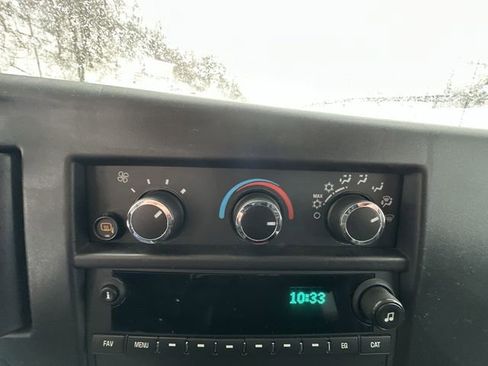 Used 2023 GMC Savana 2500 w/ Driver Convenience Package image 18