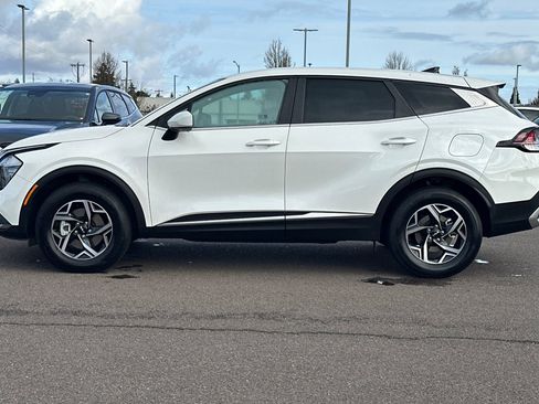 Used 2023 Kia Sportage LX image 7