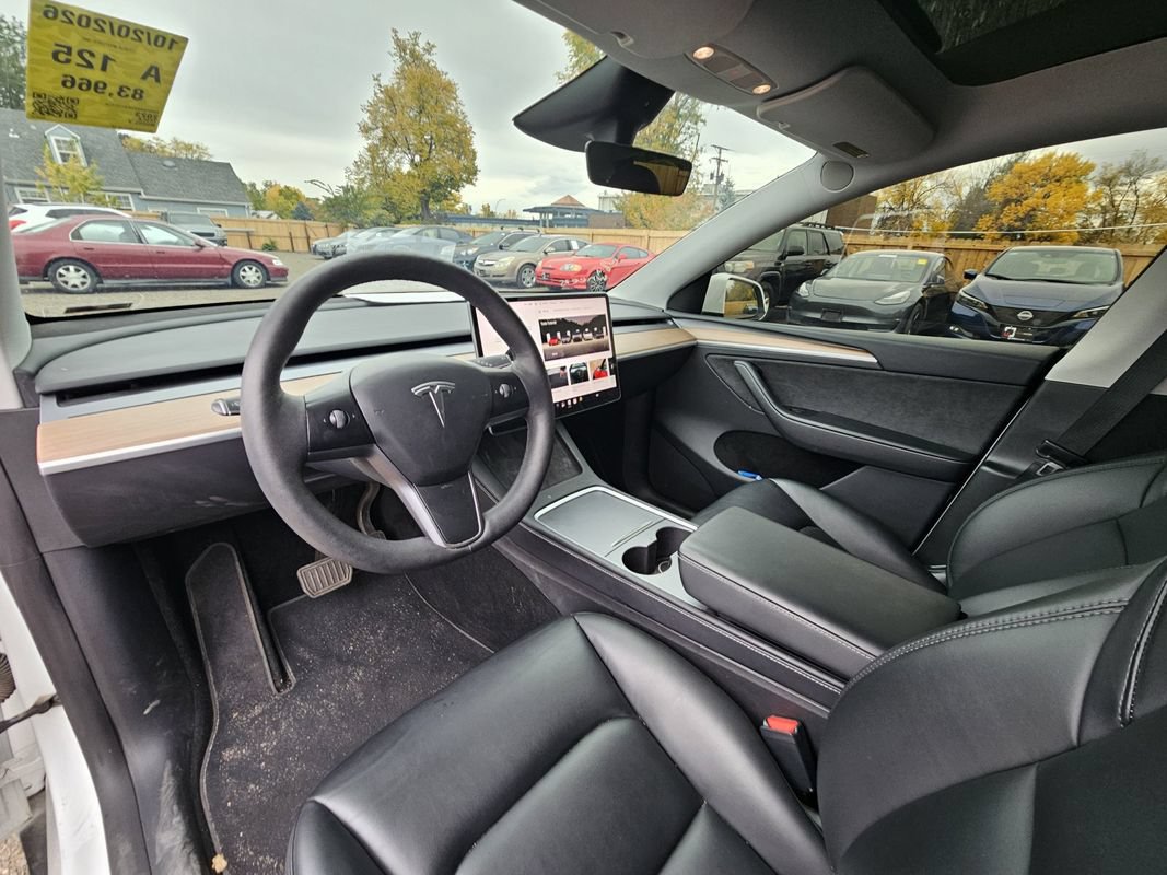 Used 2023 Tesla Model Y Long Range AWD/4WD image 2