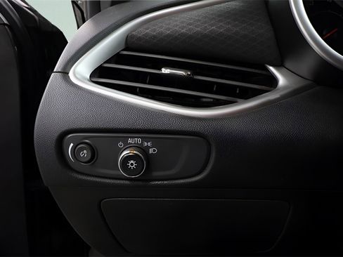 Used 2022 Chevrolet Malibu LT image 17