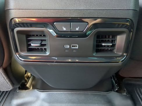 Used 2024 GMC Sierra 2500 AT4X image 32