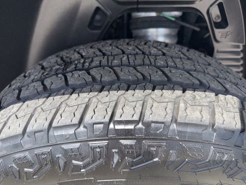 Used 2024 GMC Hummer EV 3X AWD/4WD image 36