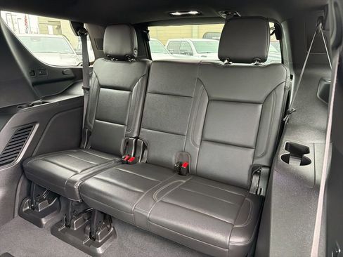 Used 2021 Chevrolet Tahoe LT w/ LT Signature Package RWD image 23