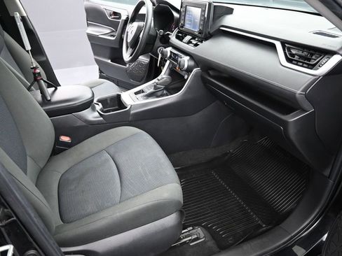 Certified 2022 Toyota RAV4 LE image 20