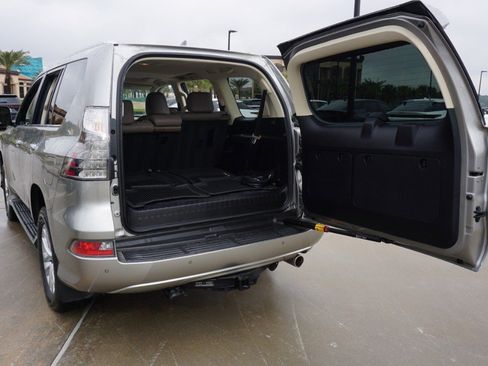 Used 2021 Lexus GX 460 Premium w/ Premium Plus Package image 38