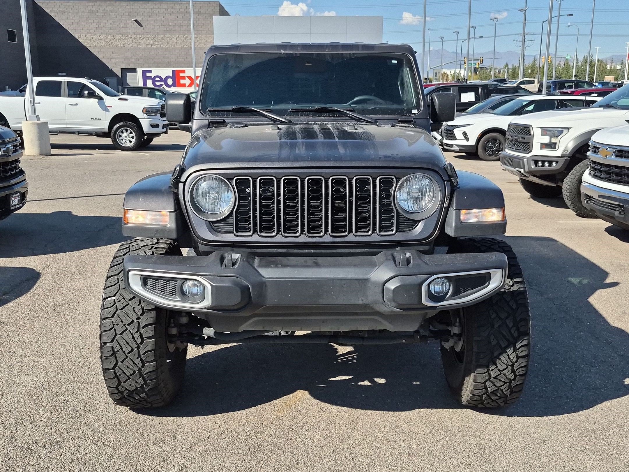 Used 2024 Jeep Gladiator Sport AWD/4WD image 9