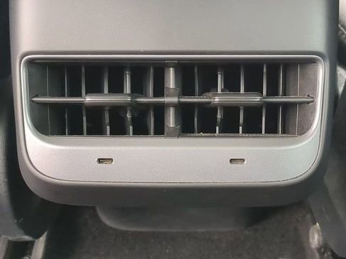 Used 2022 Tesla Model 3 Performance image 15